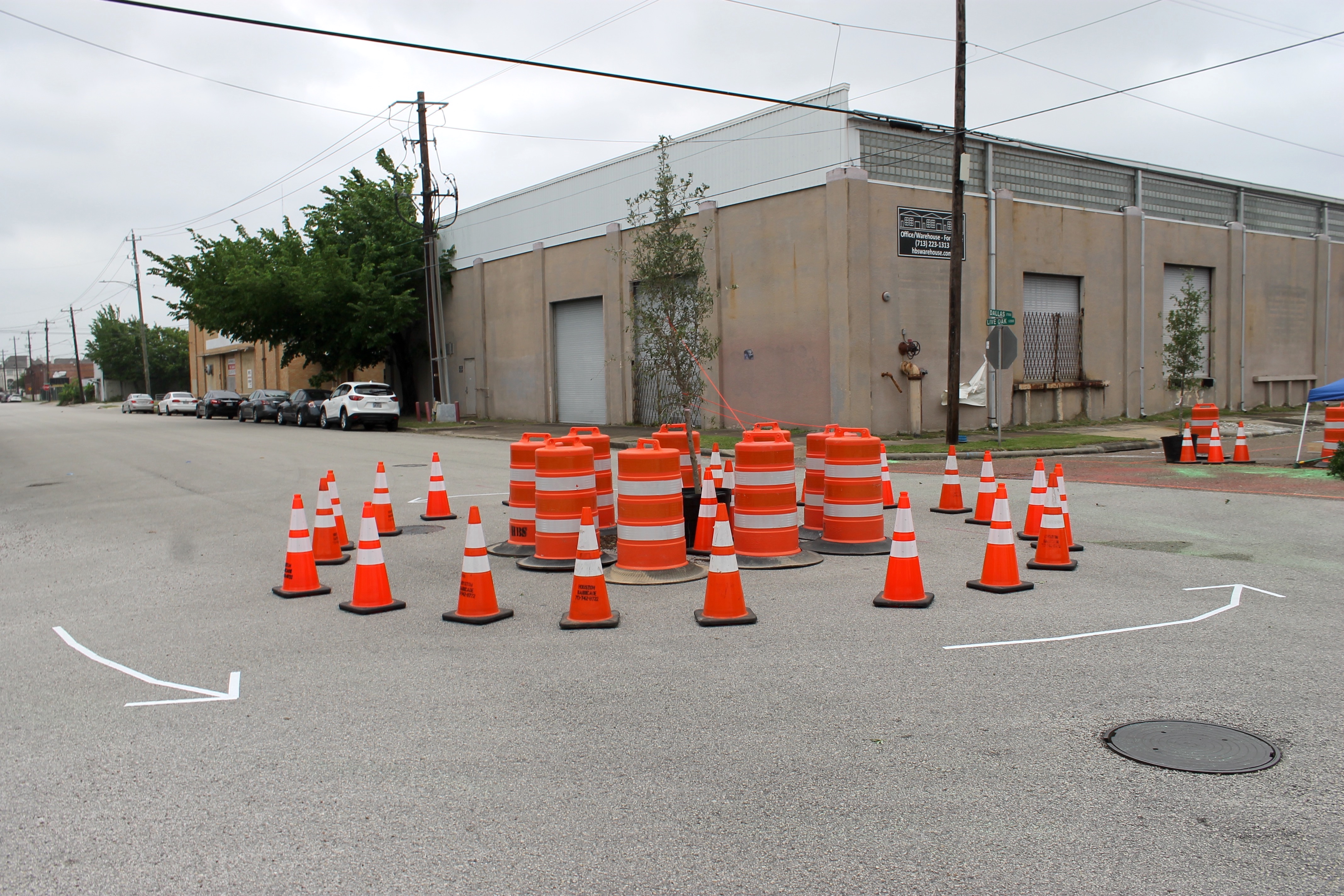 A DIY roundabout on Live Oak Street. Photo: Sam McNeill via Cite