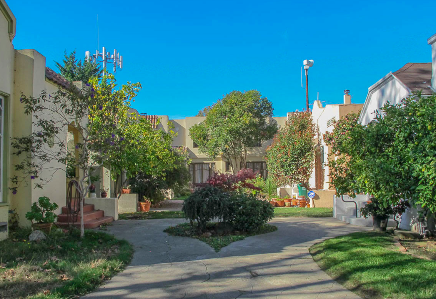 California's Bungalow Courts — that put communal space at the center rather than streets — are a different more family friendly model, some experts say. Photo: