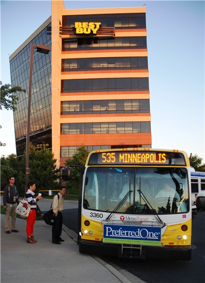 How to Make Transit More Competitive in the Suburbs