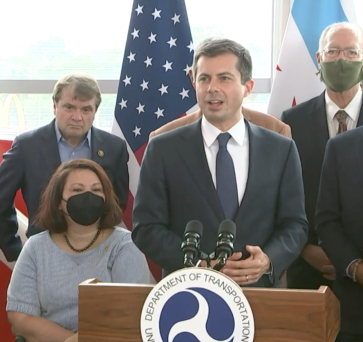 “We’ve got to do better”: Buttigieg, Chicago officials rally support for Biden’s infra plan
