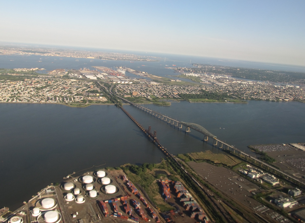 The New Jersey Turnpike crossing Newark Bay. Photo: Ken Lund, CC