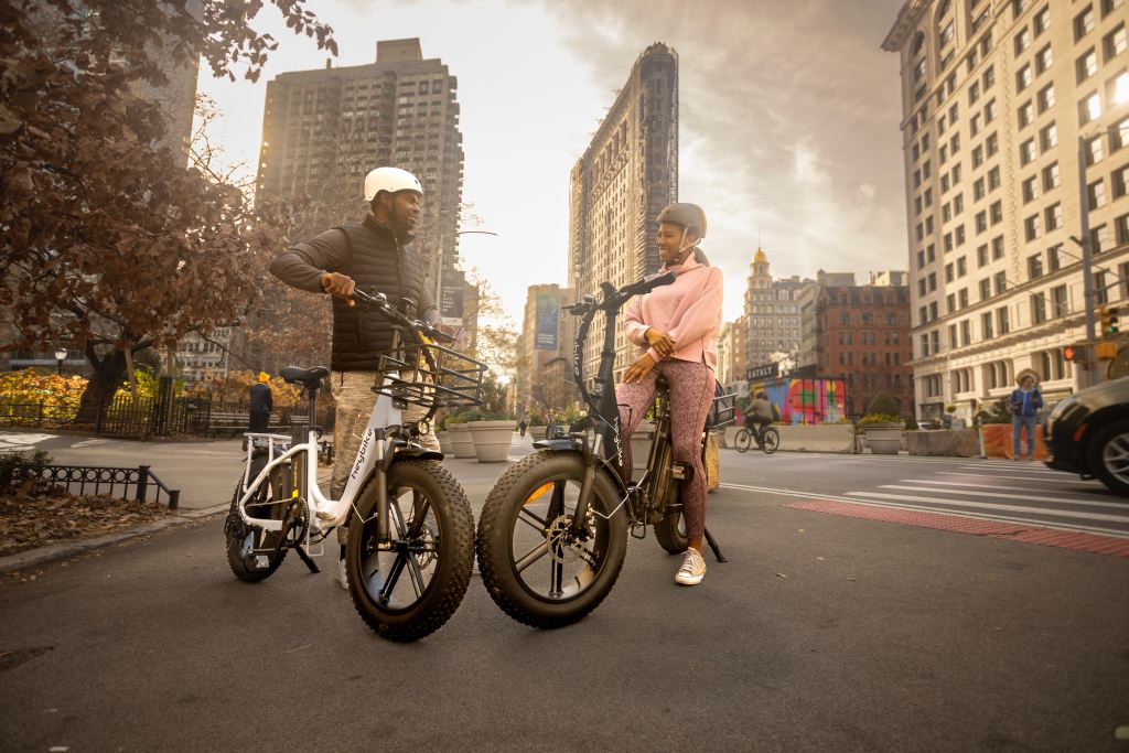 Study: Most US Cyclists Say They’d Move To Cities That Offered to Buy Them E-Bikes