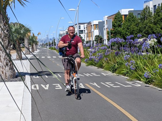Streetfilms Joins Streetsblog for a Tour of Alameda’s New Cycletracks