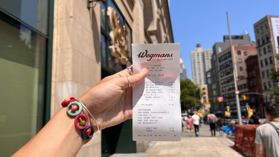 Vital ‘Lifeline’ or Blatant Ripoff? Instacart Makes NYC Groceries 75% More Expensive