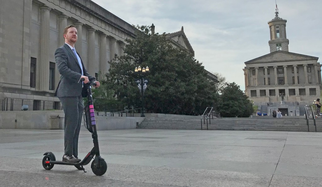 Study: More Protected Bike Lanes = More Micromobility Users