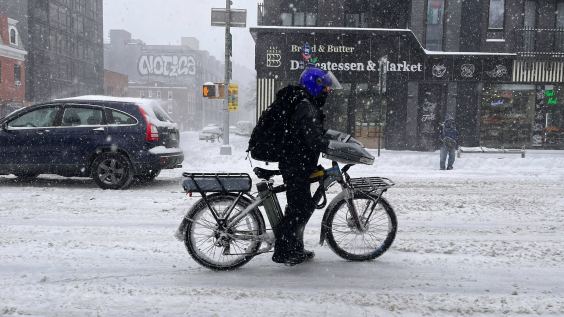 Delivery Workers Are the Safest Cyclists On the Road, Study Finds