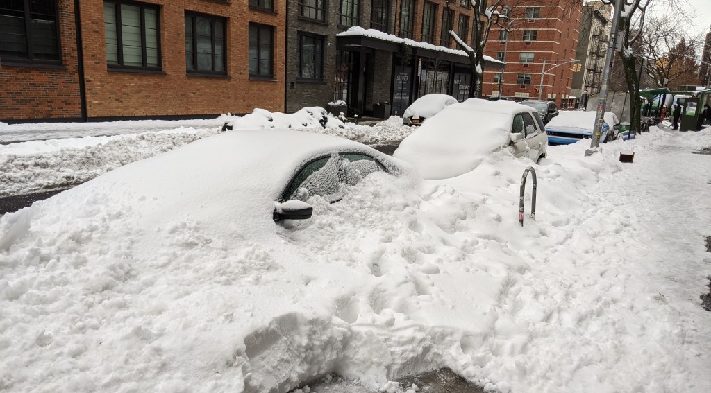 The Rise of No-Mobiles: Lessons from a Frozen City