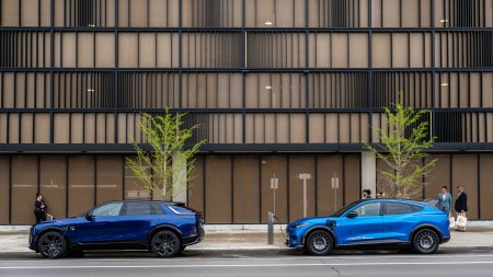 Exclusive: NYC Hires Company To Install E-Car Charging Posts In Public Space