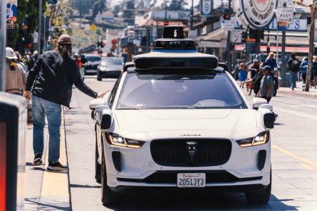 Op-ed: Will Illinois lawmakers let Waymo “Move fast and break things” in Chicago?
